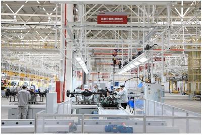 點(diǎn)贊青島高質(zhì)量發(fā)展 百城百網(wǎng)總編輯采風(fēng)行聚焦北京汽車制造廠投資管理新篇